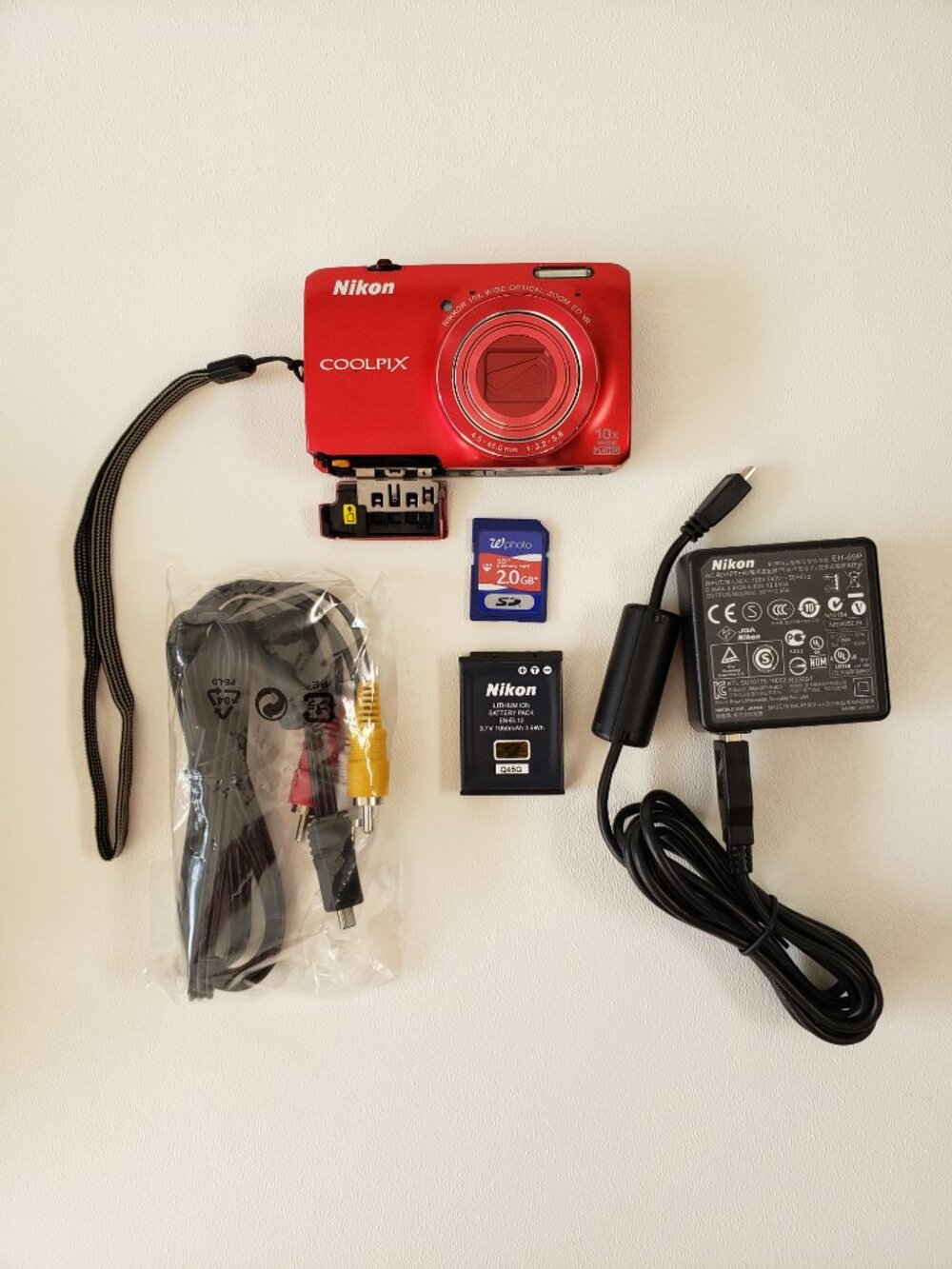 Nikon COOLPIX S6300 Digital Camera 10x Optical Zoom Auto Focus